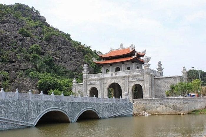 Cố đô Hoa Lư cổ kính