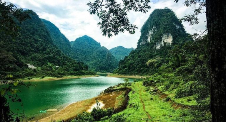 Hồ Thang Hen