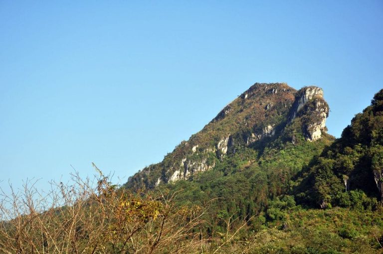 Núi Hàm Rồng